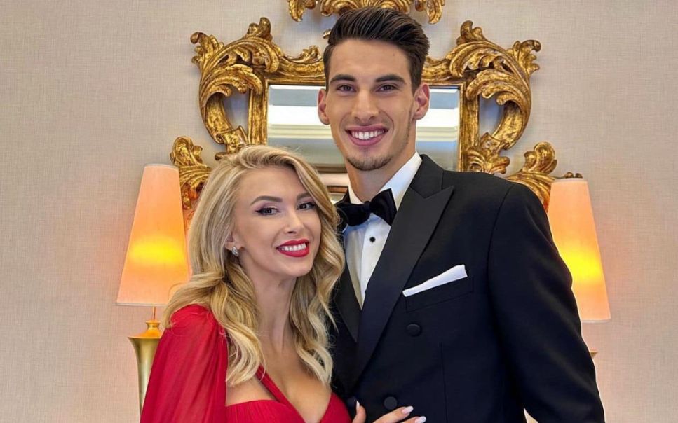 &bdquo;Vrei să fii soția mea?&rdquo;. Andreea Bălan a primit &icirc;ntrebarea c&acirc;nd se aștepta cel mai puțin. Artista a fost luată prin surprindere la scurt timp după ce a spus că nu se mai vede mireasă